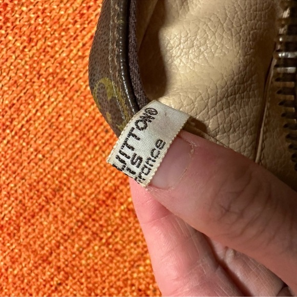 WOW Poshmark Authentic Louis Vuitton Case - Picture 11 of 16